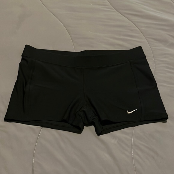 Nike Pants - Nike performance shorts